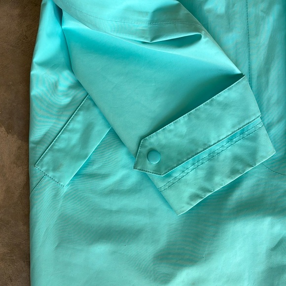 Lilly Pulitzer Gore-Tex Raincoat - Bright Blue - Women’s Size M - Picture 4 of 6